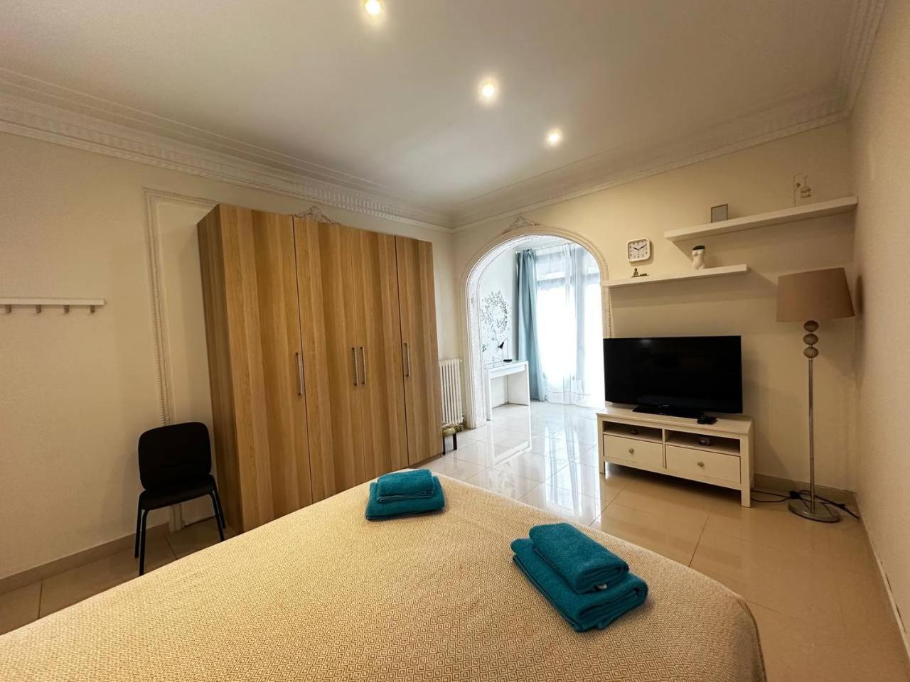 Rooms Gran Via Barcellona Esterno foto