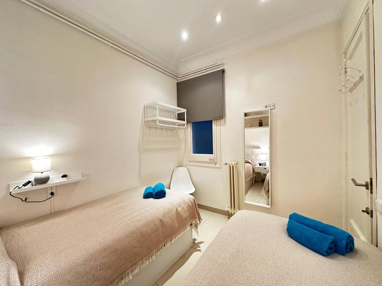 Rooms Gran Via Barcellona Esterno foto